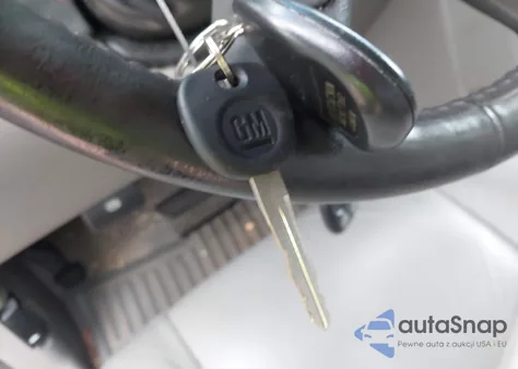 2005 Chevrolet Avalanche 1500 Z71 z USA, uszkodzony, nr VIN 3GNEK12Z35G200141